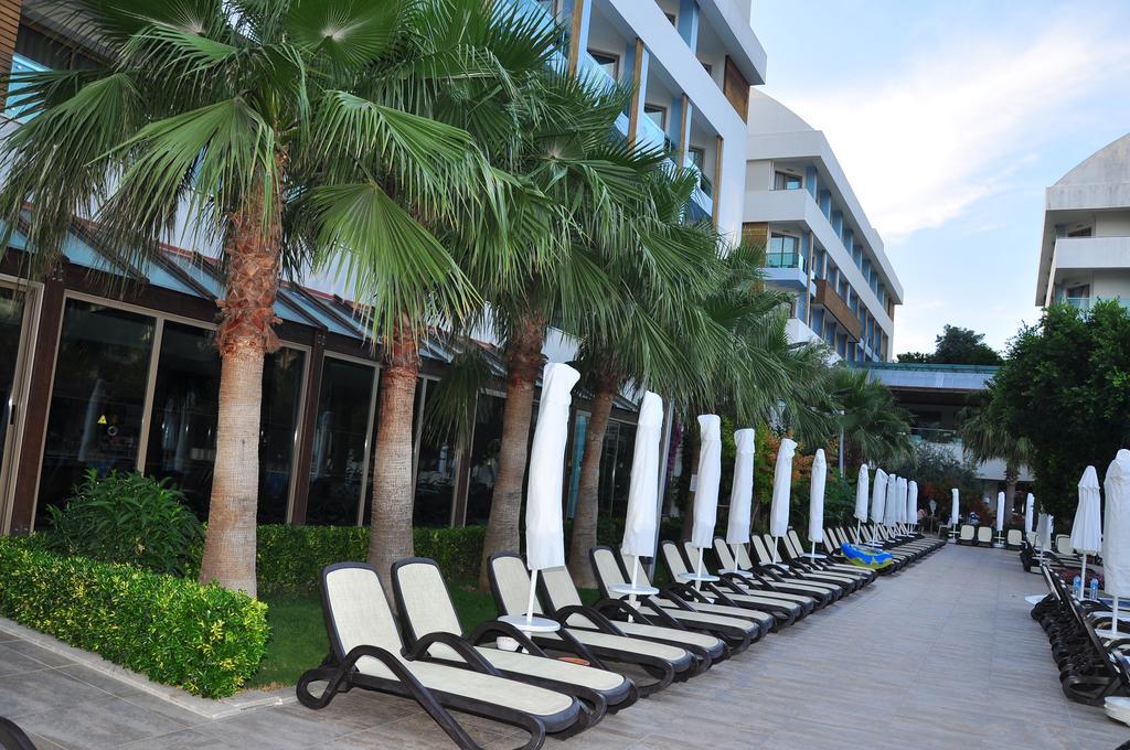 Port Side Resort Hotel Экстерьер фото