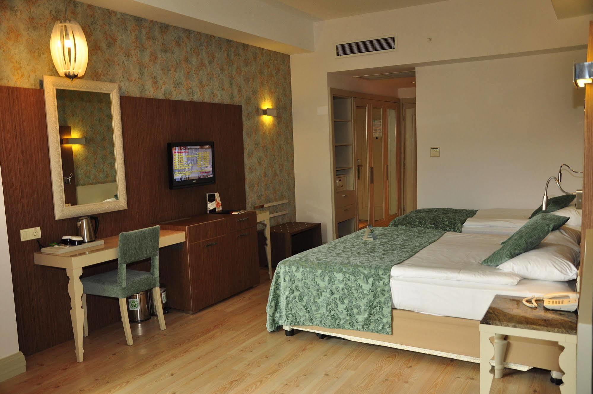 Port Side Resort Hotel Экстерьер фото