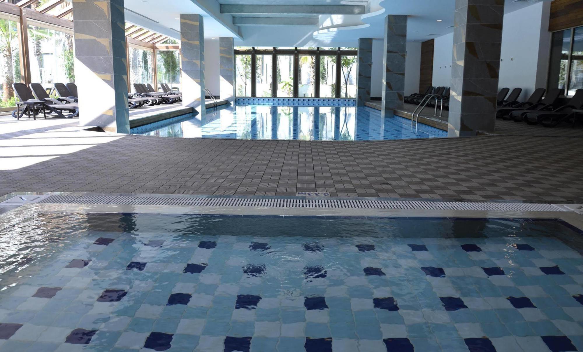 Port Side Resort Hotel Экстерьер фото