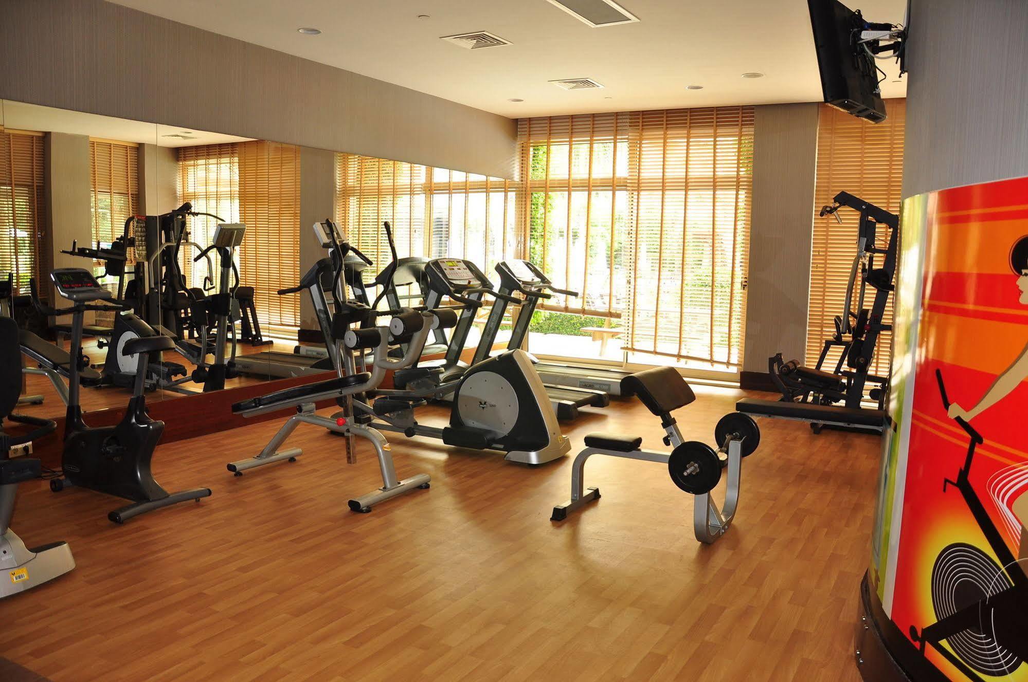 Port Side Resort Hotel Экстерьер фото