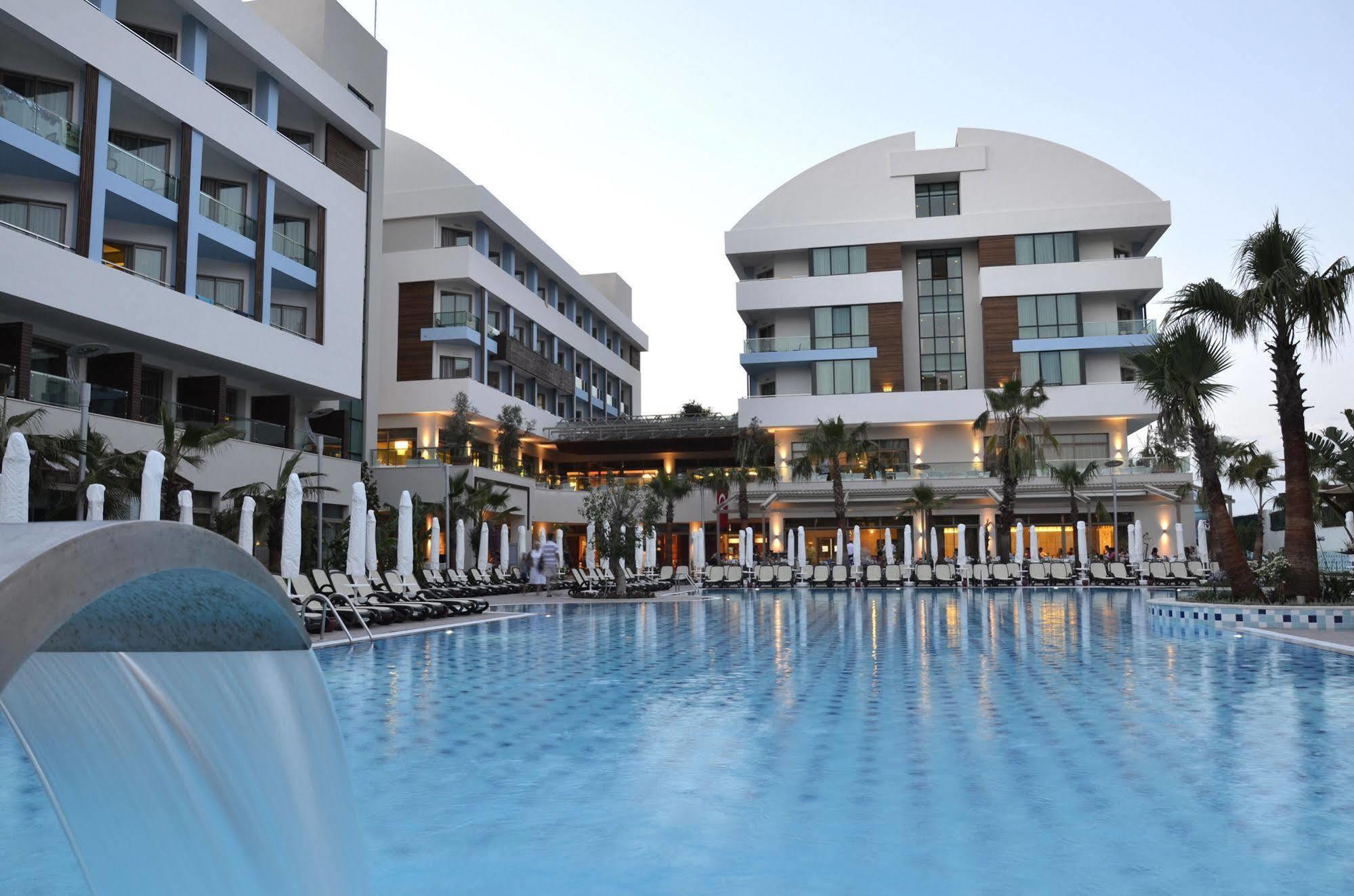 Port Side Resort Hotel Экстерьер фото